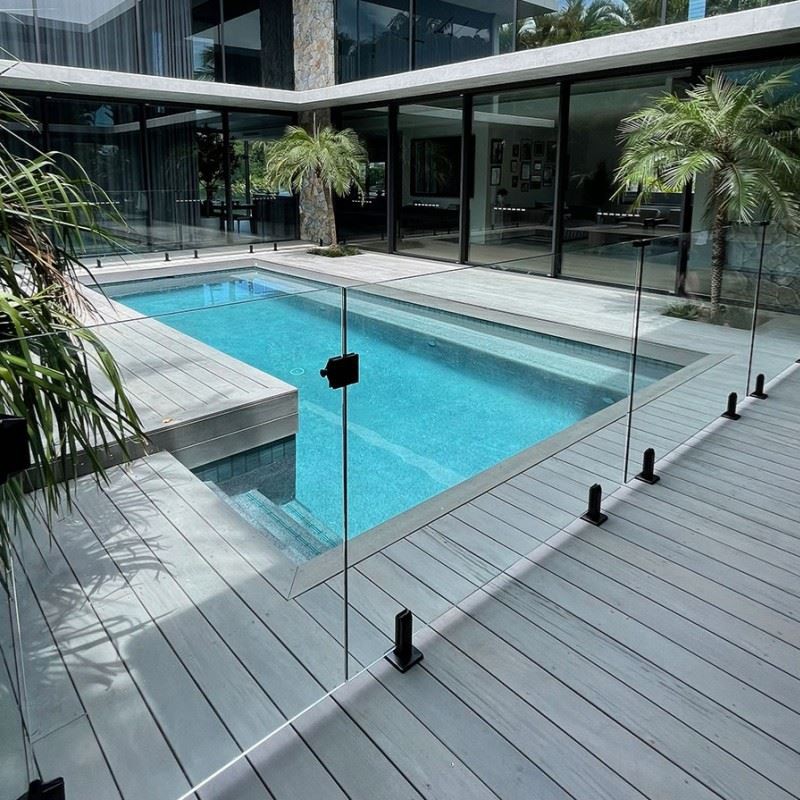 pool fencing glass