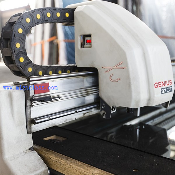 02 Glass cutting machine-2 02 Glass cutting machine-2