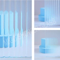 低鉄パターンガラス