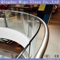 強化ガラスの手すり